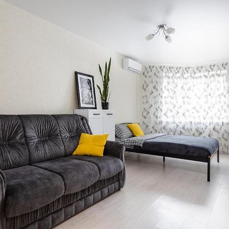 0131 Apartment Near Zhulyany Airport New Complex Kiev Esterno foto